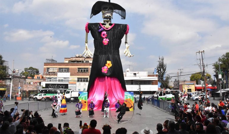 [Chilango.com] Crean Catrina Gigante de 28 Metros de Altura en Iztapalapa